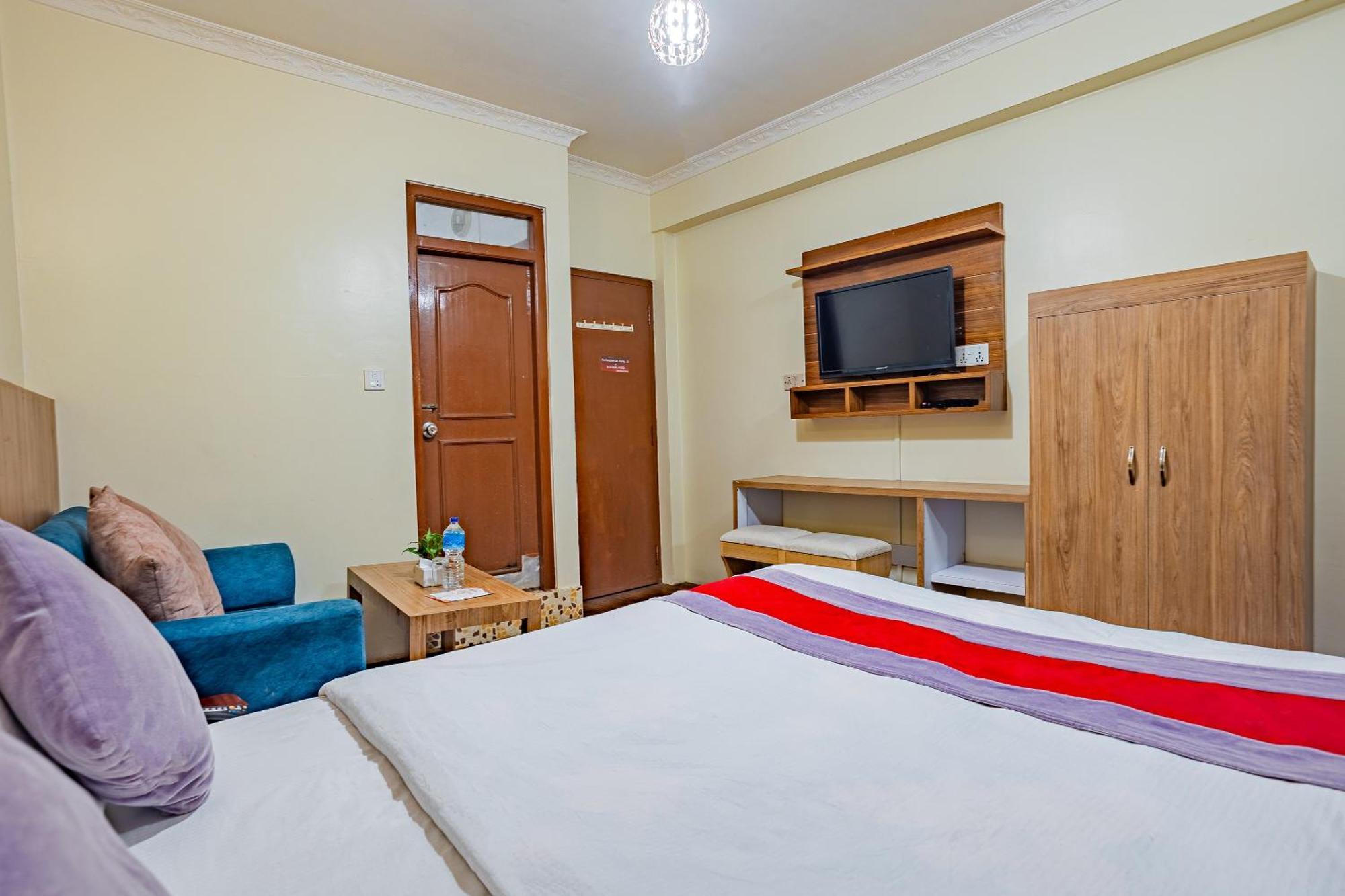 Oyo 821 Hotel Gauri Kathmandu Buitenkant foto