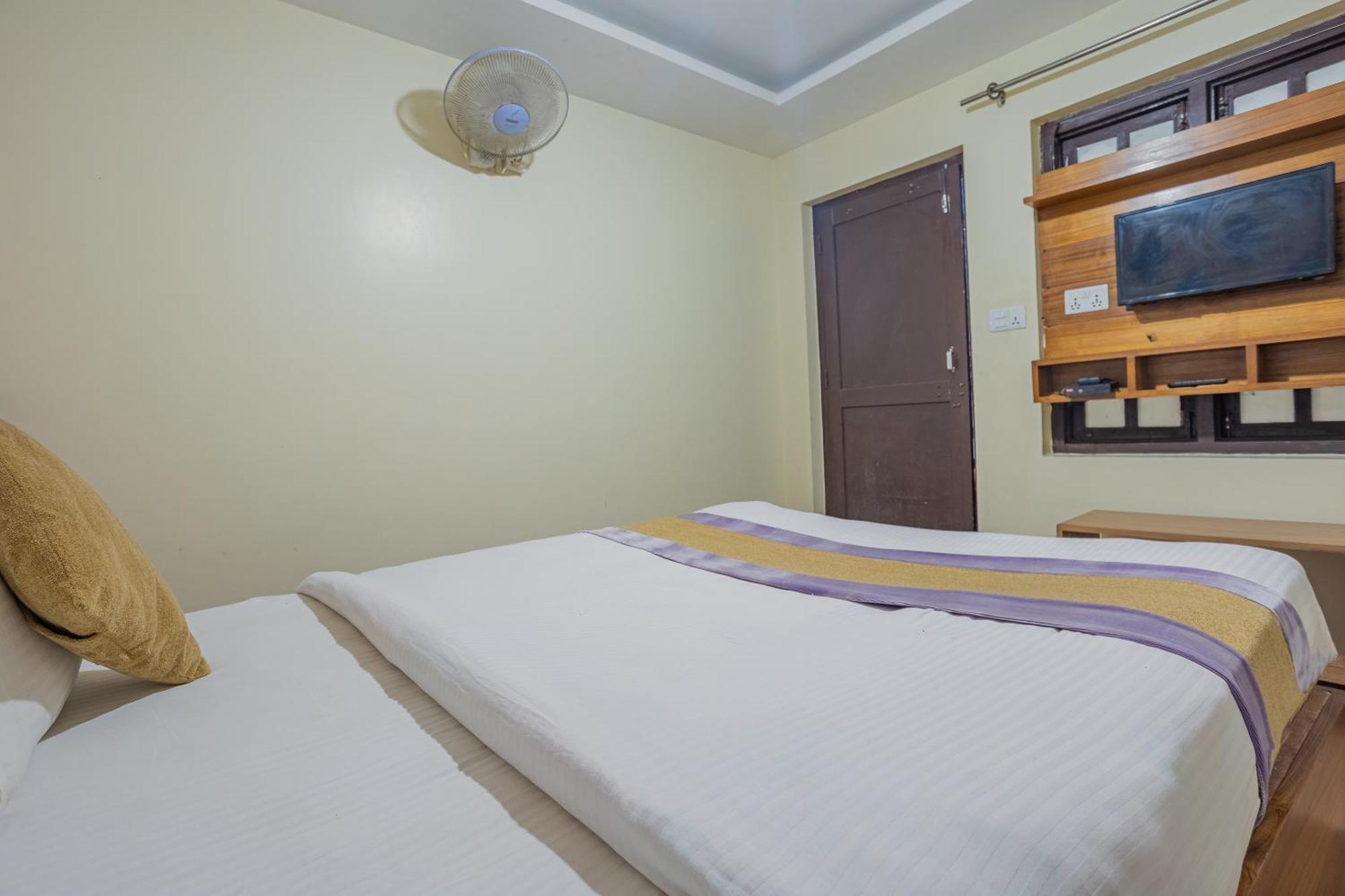 Oyo 821 Hotel Gauri Kathmandu Buitenkant foto