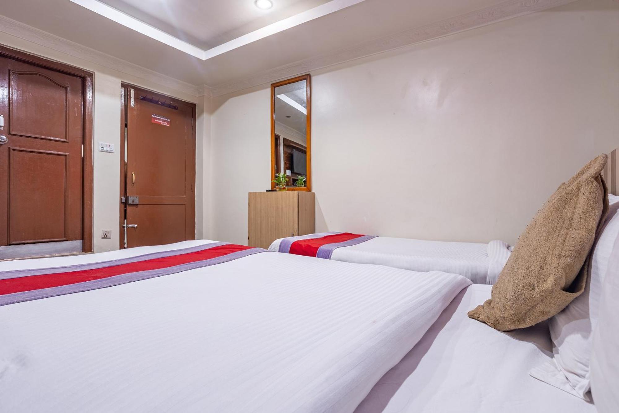 Oyo 821 Hotel Gauri Kathmandu Buitenkant foto